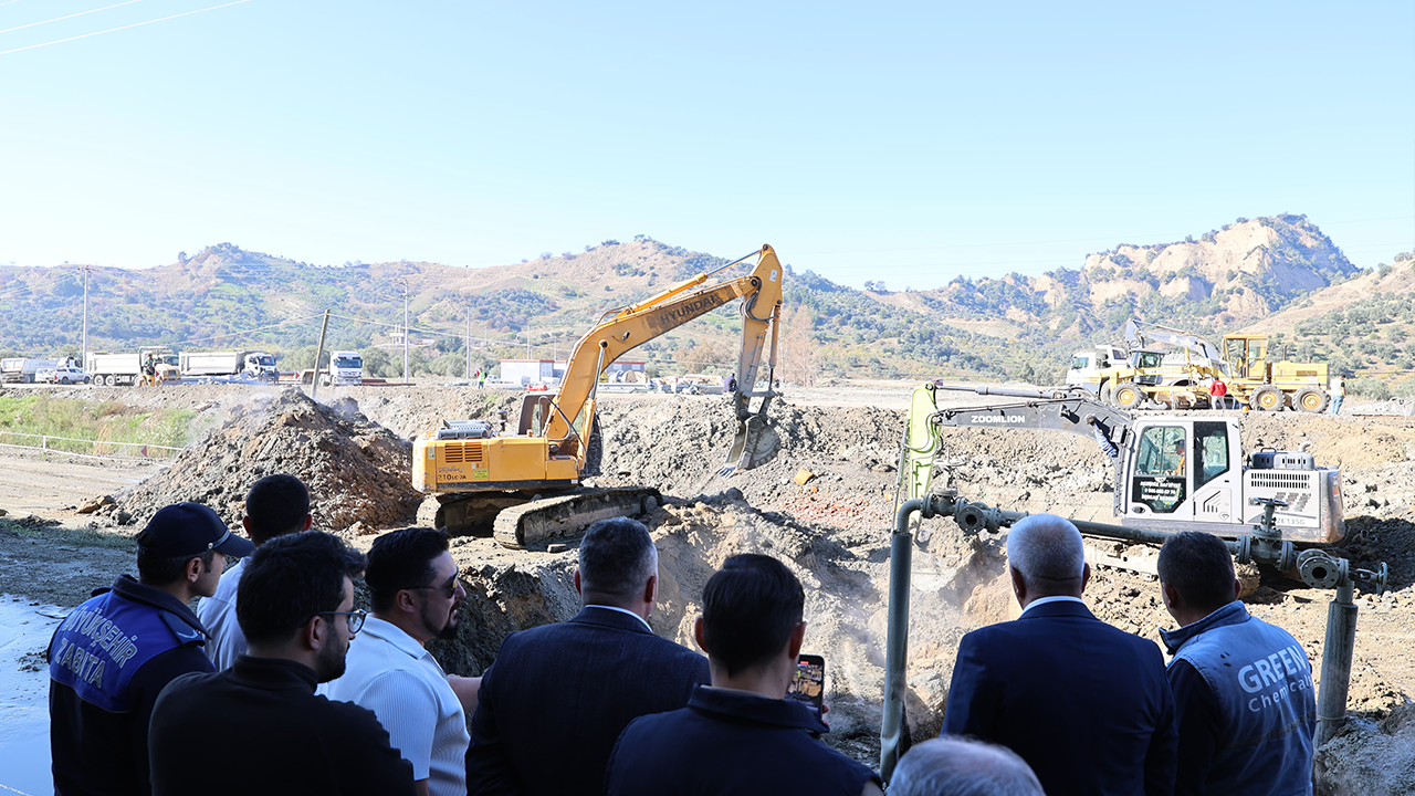 Çerçioğlu ekipleri seferber etti: Germencik’te alternatif yol açıldı