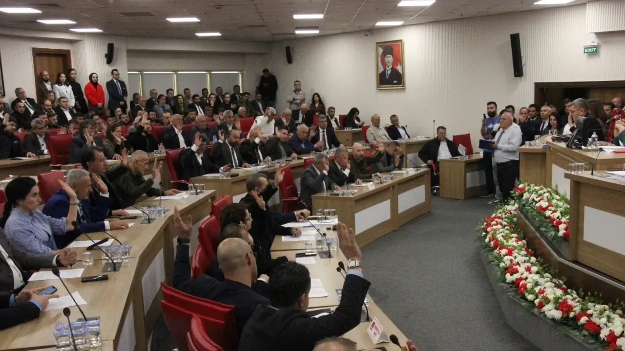 Aydın'daki CHP'li Belediyeler Cenaze ve Defin Hizmetlerini Büyükşehir'e Devrediyor