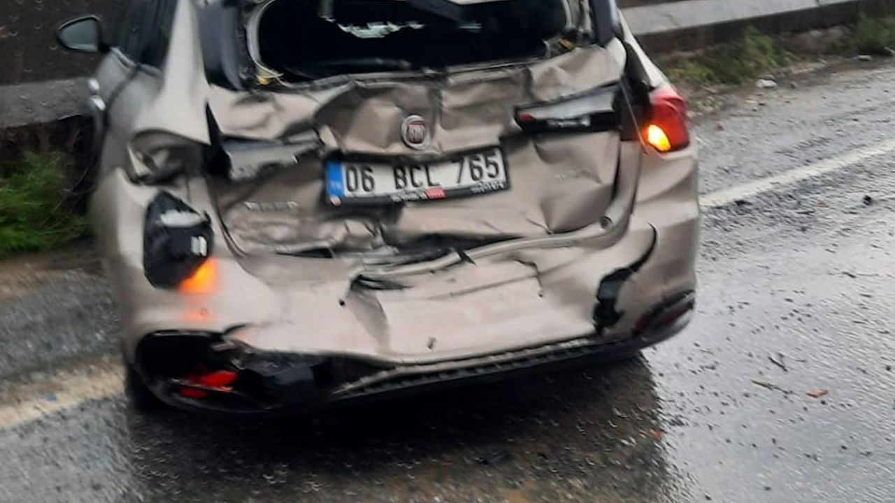 Germencik’te yol kayganlaştı, kaza geldi